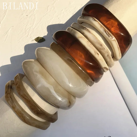 Bilandi Vintage Resin Acrylic Geometric Irregular Square Faceted Bangle 2021 New Elegant Style Bracelet For Women Jewelery Gift