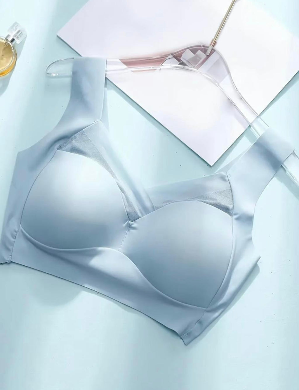 5 pics Seamless Push-Up Comfort Bra for Women | Wireless Everyday Support with Breathable Fabric  Womenswear Bridal Smooth Elegance Style Essential